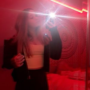 Meet your Posher, Ashley